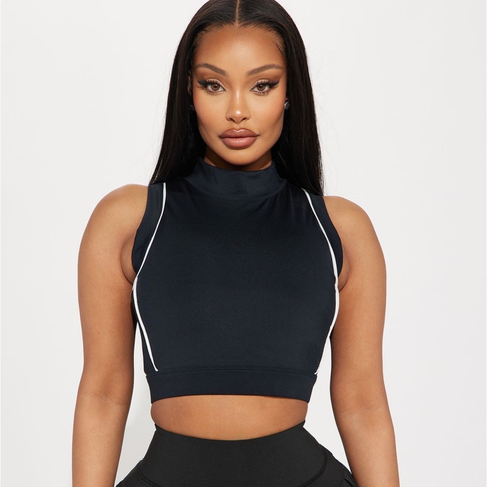 Out The Lines Elevate Active Top